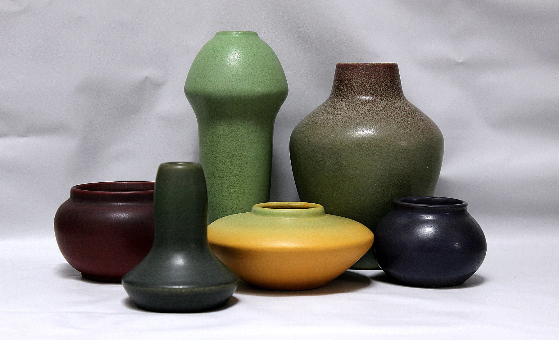 http://justartpottery.com/cdn/shop/collections/Rookwood_Pottery.jpg?v=1637028461