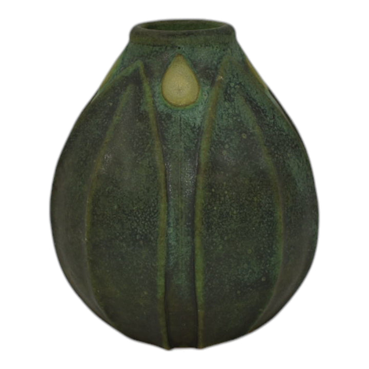 Jemerick Studio Pottery Arts And Crafts Matte Green Hand Crafted Vase