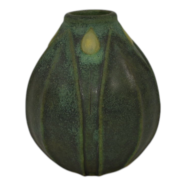 Jemerick Studio Pottery Arts And Crafts Matte Green Hand Crafted Vase