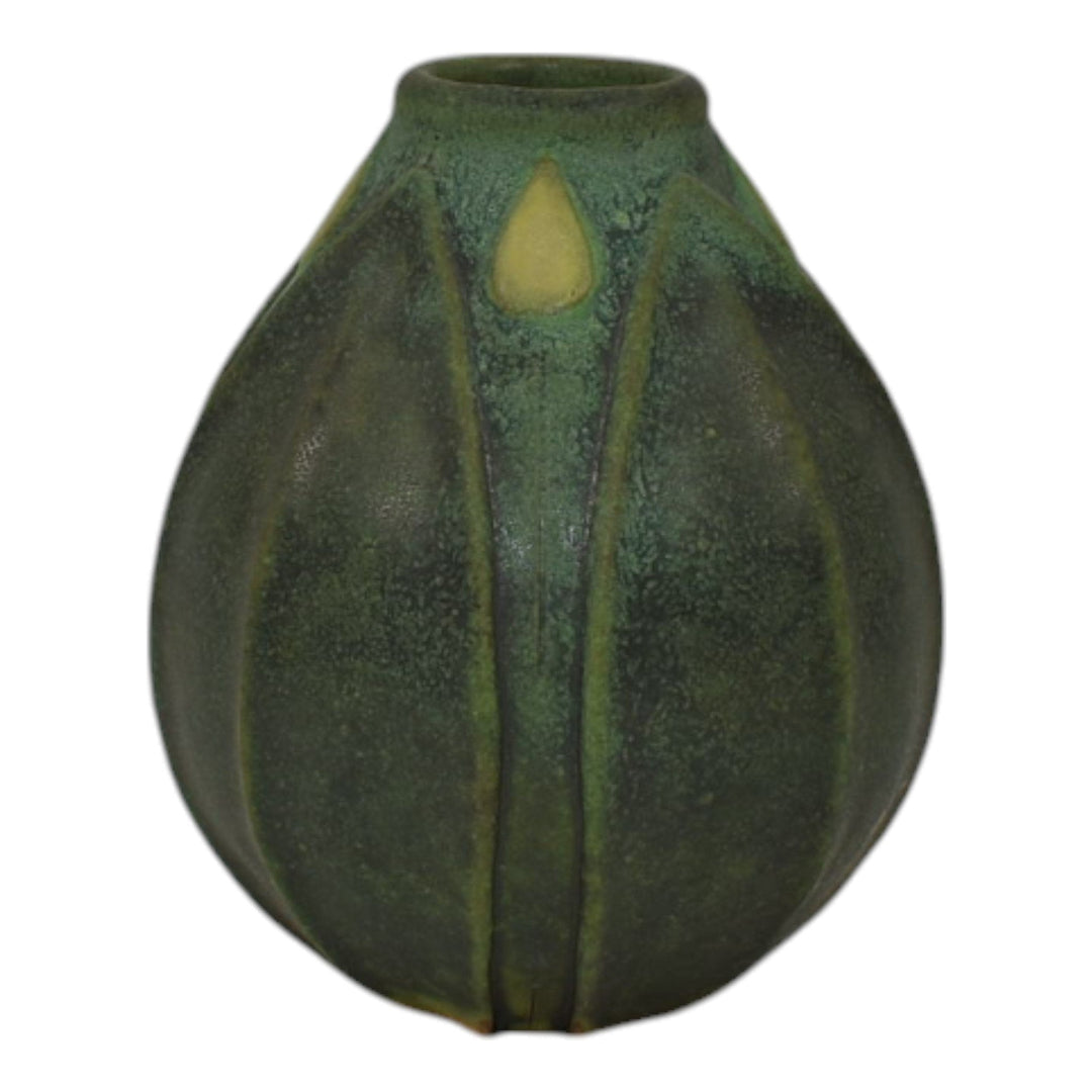 Jemerick Studio Pottery Arts And Crafts Matte Green Hand Crafted Vase