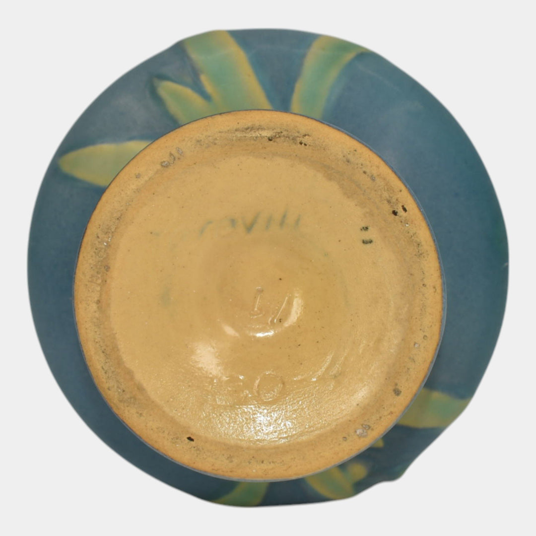Roseville Iris Blue 1939 Vintage Art Deco Pottery Ceramic Handled Vase 130-4 - Just Art Pottery