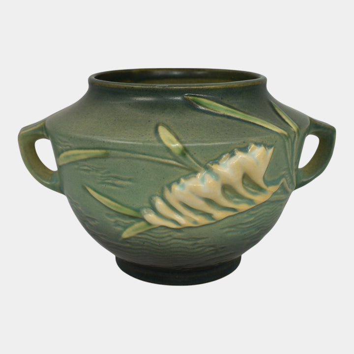 Roseville Freesia Green 1945 Mid Century Modern Art Pottery Handled Vase 463-5