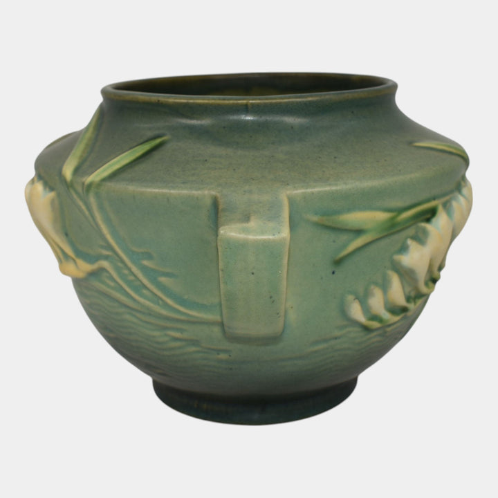 Roseville Freesia Green 1945 Mid Century Modern Art Pottery Handled Vase 463-5