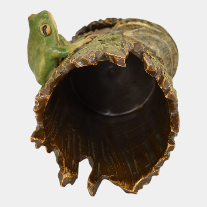 Ephraim Faience 2016 Hand Made Pottery Brown Frog Log Ceramic Vase J01