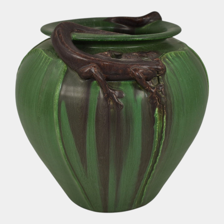 Ephraim Faience 2001 Hand Made Pottery Green Curious Geckos Ceramic Vase 110