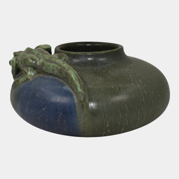 Ephraim Faience 2007 Hand Made Pottery Blue Green Alligator Ceramic Vase A34