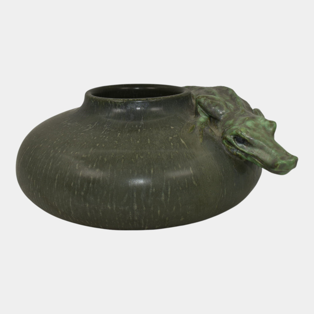Ephraim Faience 2007 Hand Made Pottery Blue Green Alligator Ceramic Vase A34