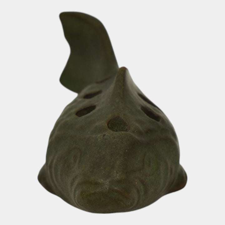 Peters and Reed Arts And Crafts Pottery Matte Green Ceramic Fish Flower Frog