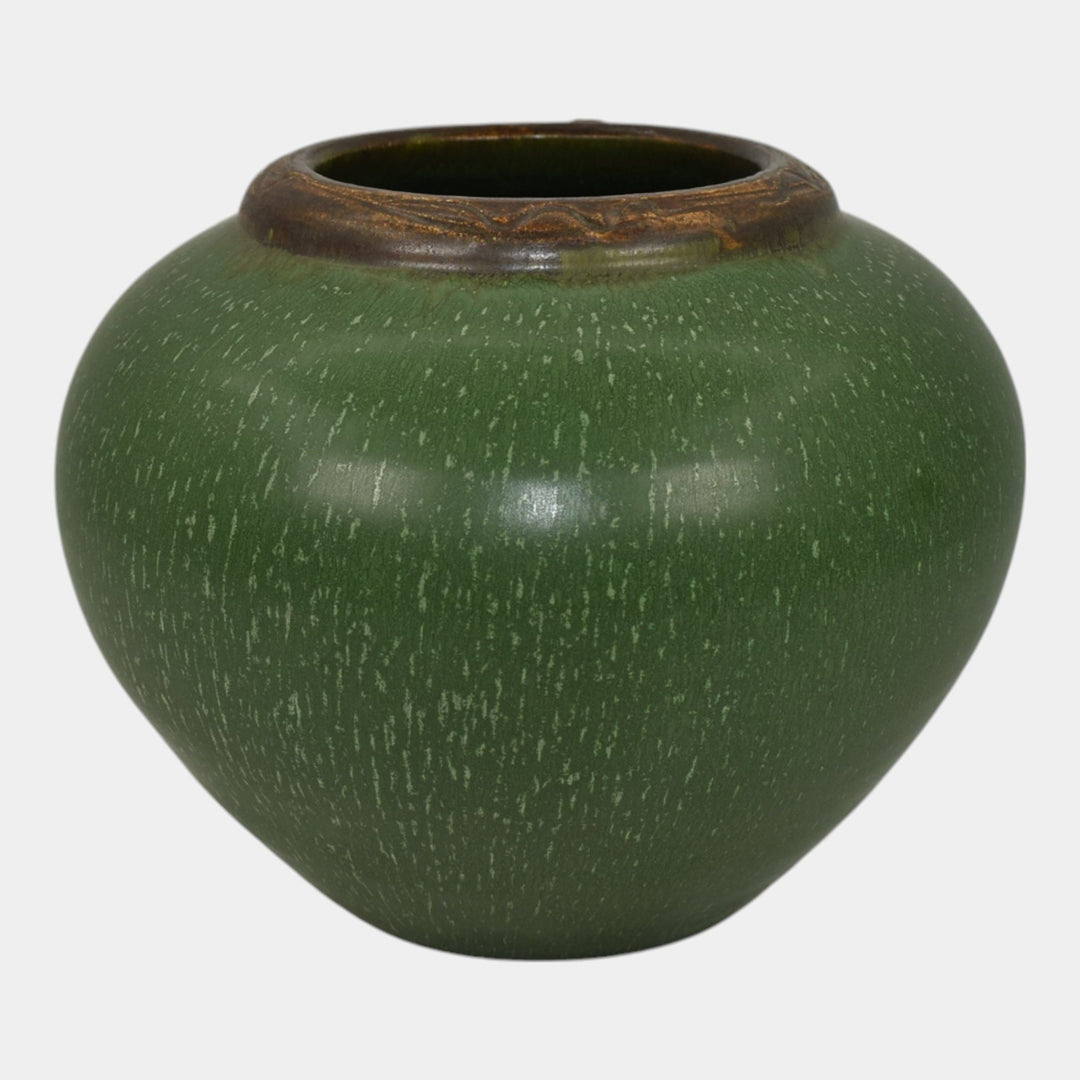 Ephraim Faience 2004 Hand Made Pottery Matte Green Valley Oak Ceramic Vase 027