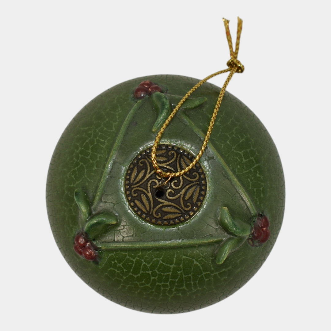 Ephraim Faience 2009 Hand Made Pottery Green Garland of Berries Ornament C63