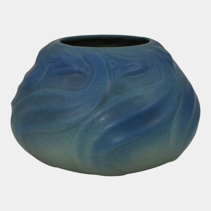 Van Briggle Late Teens Vintage Arts And Crafts Pottery Blue Ceramic Flower Vase
