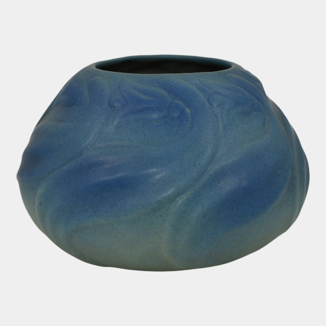 Van Briggle Late Teens Vintage Arts And Crafts Pottery Blue Ceramic Flower Vase