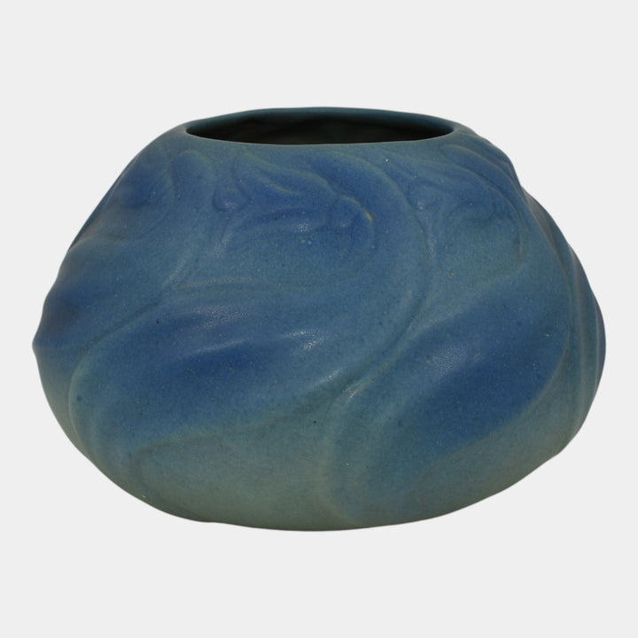 Van Briggle Late Teens Vintage Arts And Crafts Pottery Blue Ceramic Flower Vase