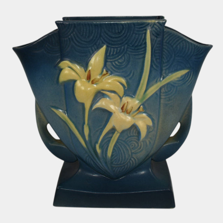 Roseville Zephyr Lily Blue 1946 Mid Century Modern Art Pottery Pillow Vase 206-7