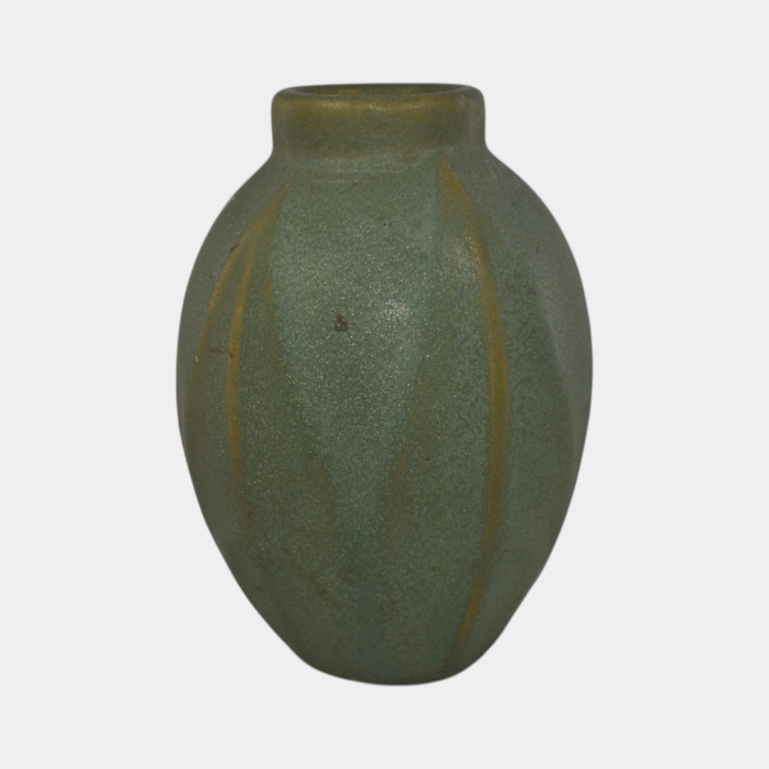 Van Briggle c1906 Arts And Crafts Pottery Matte Green Spade Leaf Vase