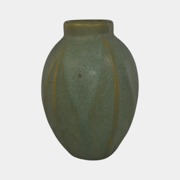 Van Briggle c1906 Arts And Crafts Pottery Matte Green Spade Leaf Vase