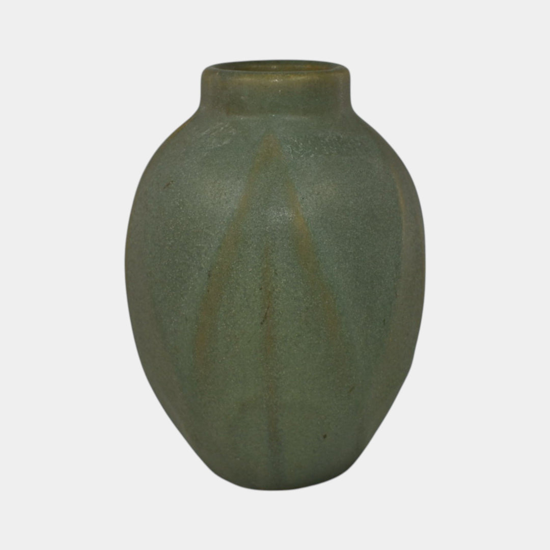 Van Briggle c1906 Arts And Crafts Pottery Matte Green Spade Leaf Vase