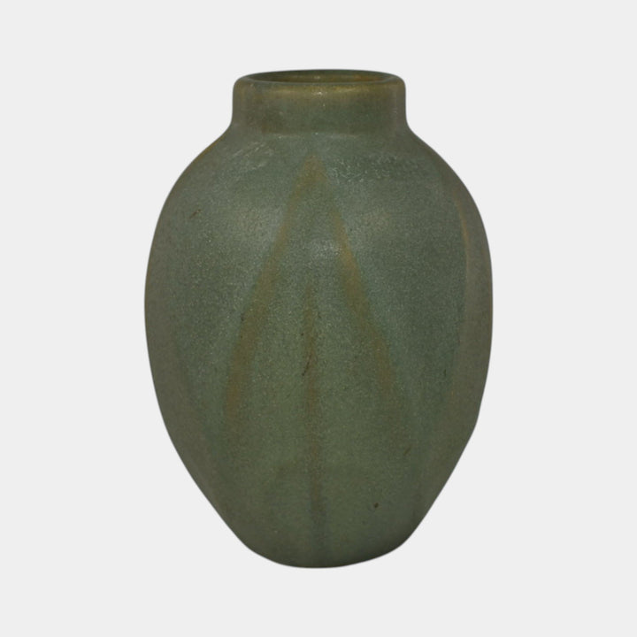 Van Briggle c1906 Arts And Crafts Pottery Matte Green Spade Leaf Vase