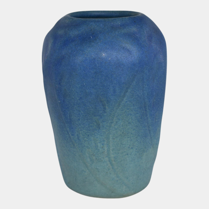 Van Briggle 1922-26 Arts And Crafts Pottery Blue Vase 859