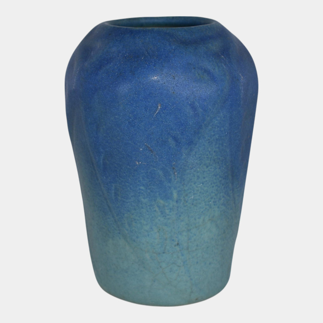 Van Briggle 1922-26 Arts And Crafts Pottery Blue Vase 859