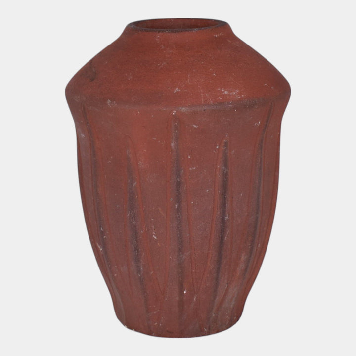 Van Briggle 1907 Arts And Crafts Pottery Red Bisque Yucca Leaf Vase 454