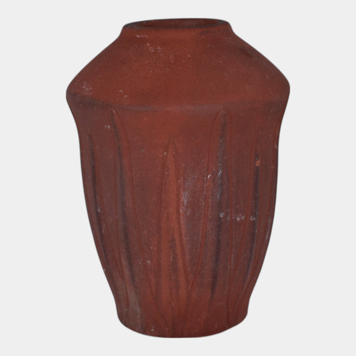 Van Briggle 1907 Arts And Crafts Pottery Red Bisque Yucca Leaf Vase 454