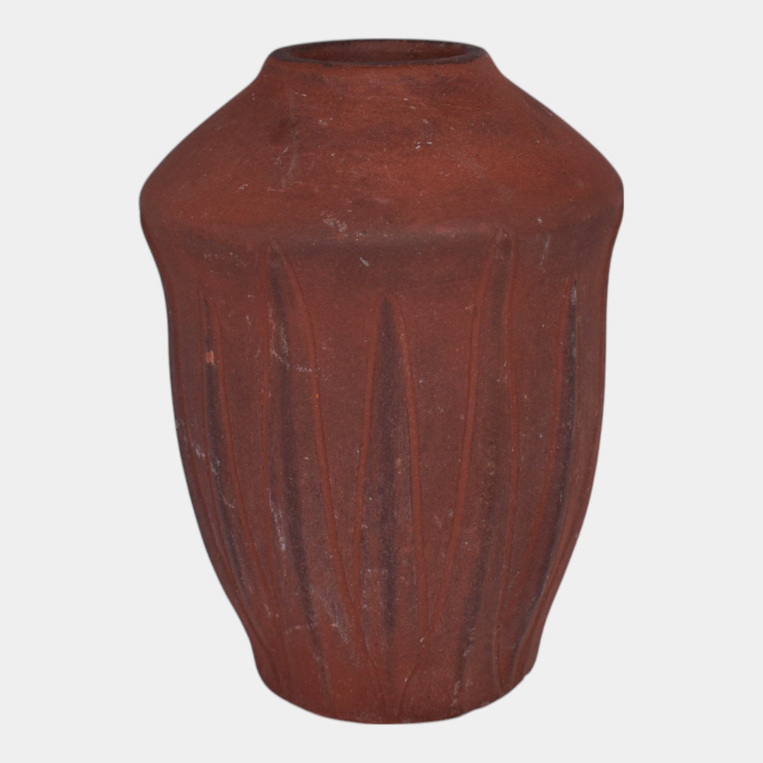 Van Briggle 1907 Arts And Crafts Pottery Red Bisque Yucca Leaf Vase 454