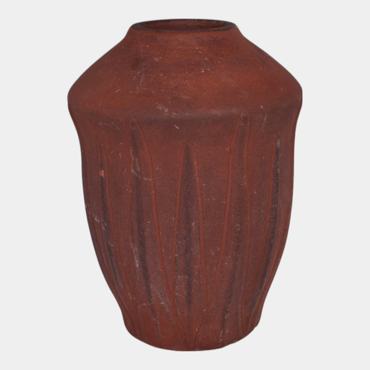 Van Briggle 1907 Arts And Crafts Pottery Red Bisque Yucca Leaf Vase 454
