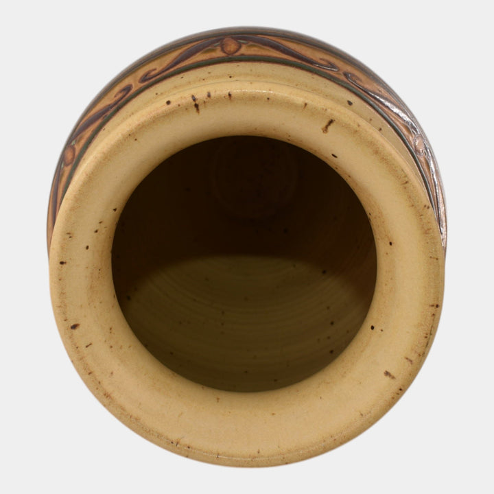 Common Ground Eric Olson 2008 Studio Art Pottery Yellow Rabbit Vase