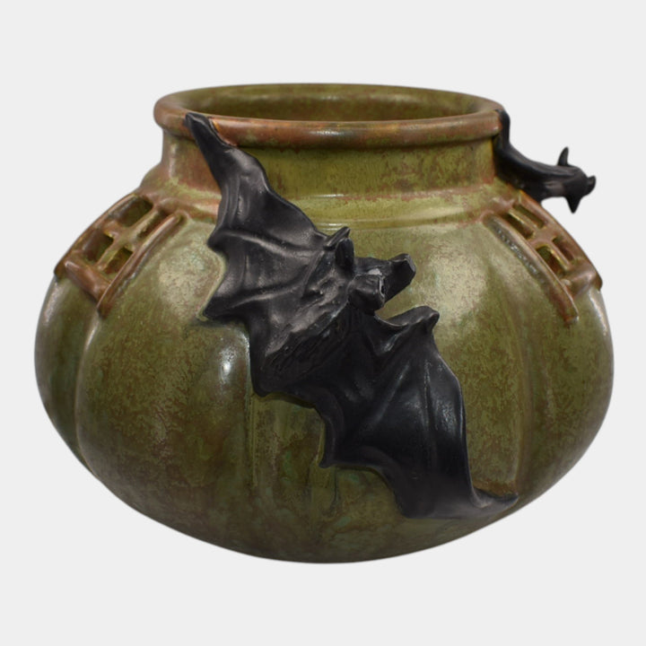 Ephraim Faience Year Hand Made Pottery Experimental Bat Ceramic Vase