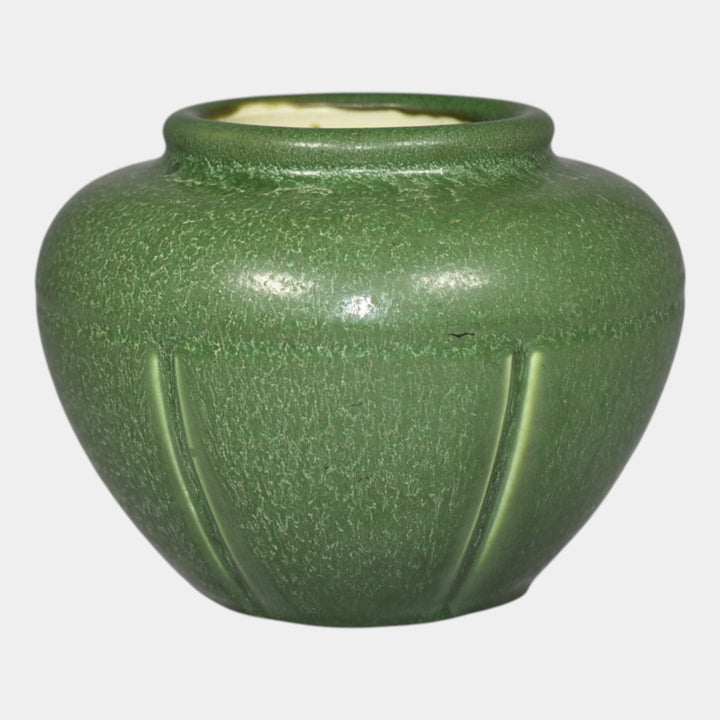 Hampshire Early 1900s Vintage Arts And Crafts Pottery Matte Green Vase 146
