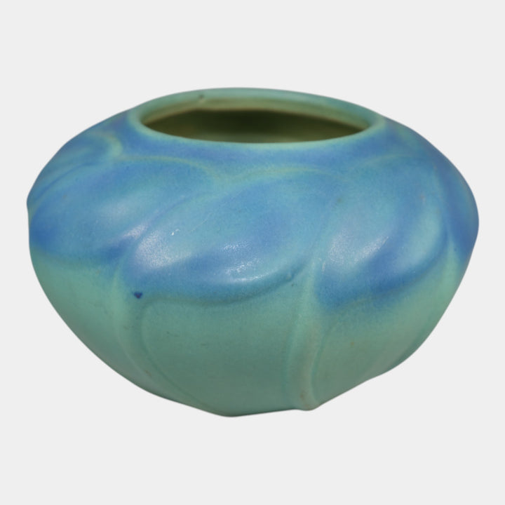 Van Briggle 1920s Vintage Arts And Crafts Pottery Blue Ceramic Leaves Vase 510