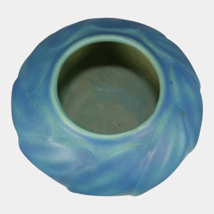 Van Briggle 1920s Vintage Arts And Crafts Pottery Blue Ceramic Leaves Vase 510