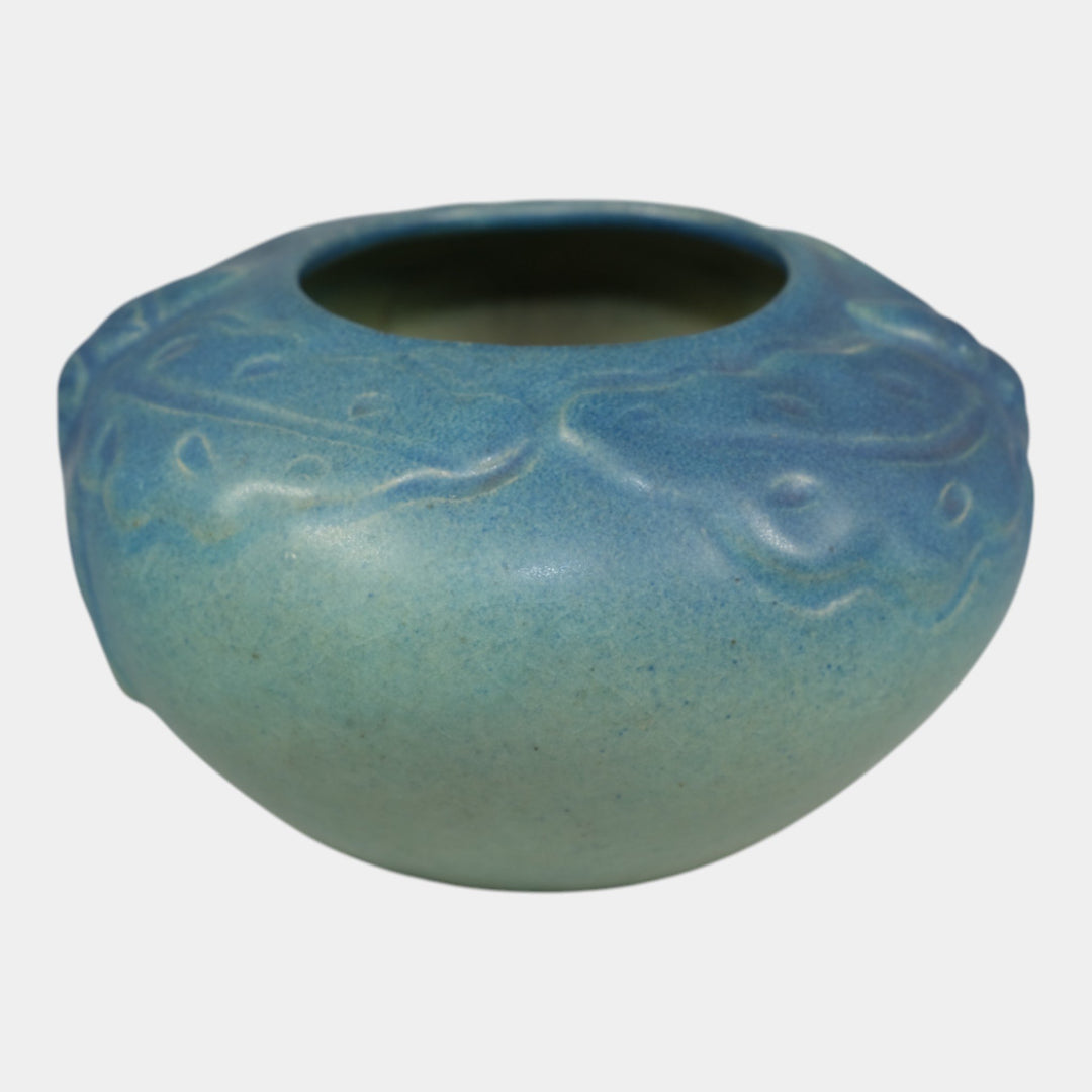 Van Briggle Late 1910s Arts And Crafts Pottery Blue Acorn Oak Leaf Vase 670