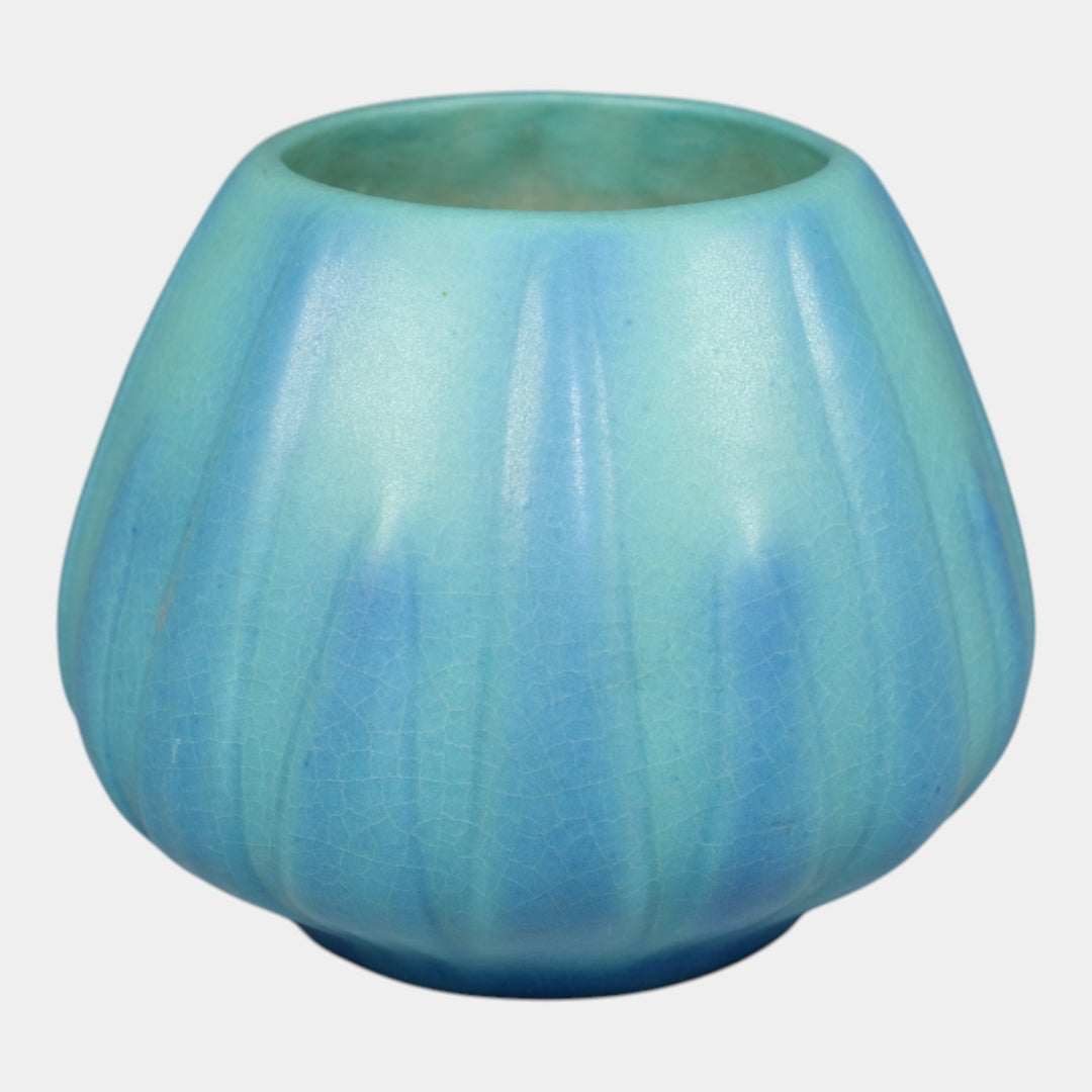 Van Briggle 1940s Vintage Arts And Crafts Pottery Blue Yucca Leaf Vase 747