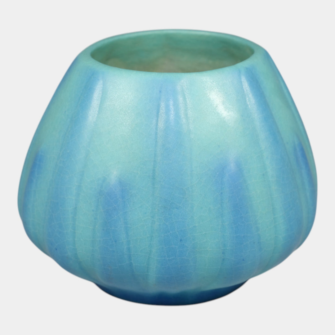 Van Briggle 1940s Vintage Arts And Crafts Pottery Blue Yucca Leaf Vase 747