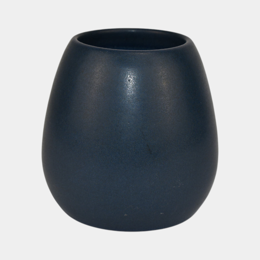 Marblehead Vintage Arts and Crafts Pottery Blue Squat Vase