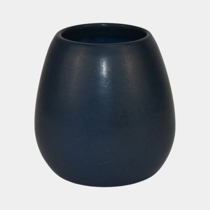 Marblehead Vintage Arts and Crafts Pottery Blue Squat Vase
