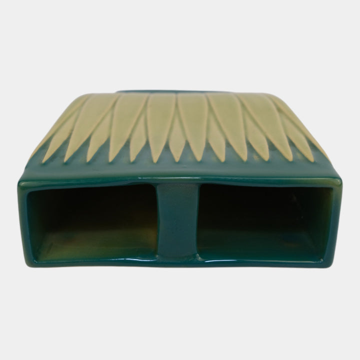 Roseville Lotus Green 1952 Mid Century Modern Pottery Wall Pocket L8-7