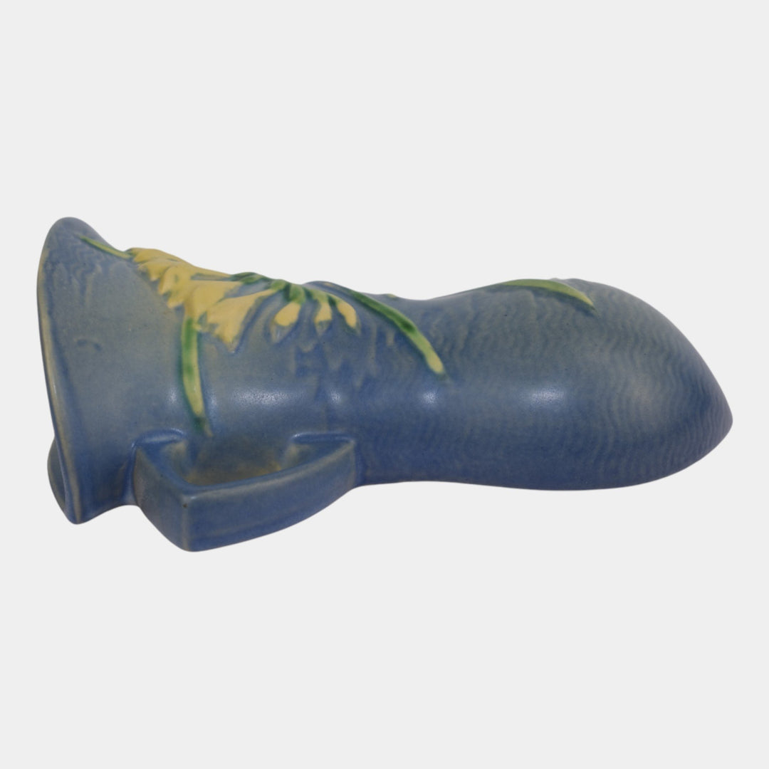 Roseville Freesia Blue 1945 Mid Century Modern Art Pottery Wall Pocket 1296-8
