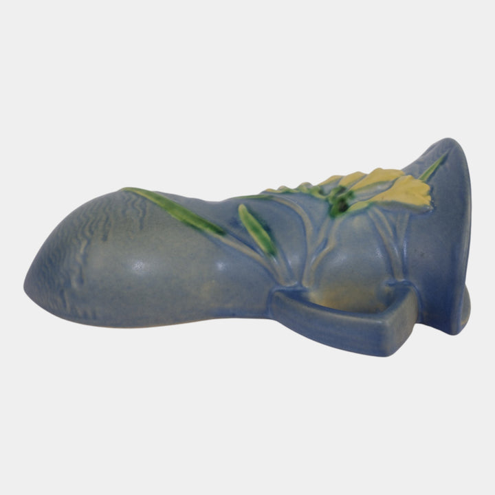 Roseville Freesia Blue 1945 Mid Century Modern Art Pottery Wall Pocket 1296-8