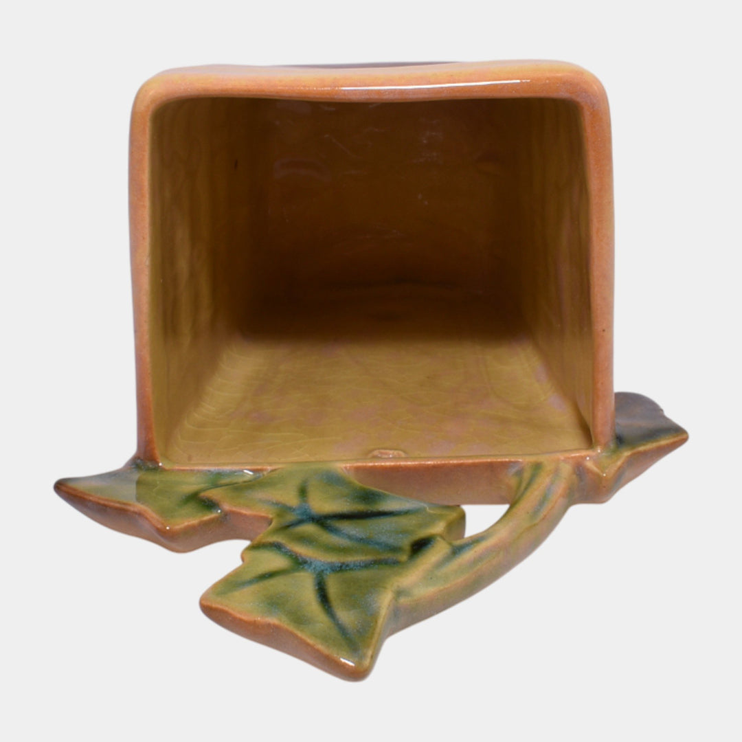 Roseville Wincraft Tan 1948 Mid Century Modern Art Pottery Wall Pocket 266-4