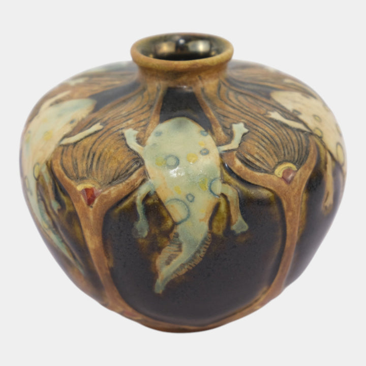 Calmwater Designs Stephanie Young Studio Art Pottery Climbing Salamander Vase