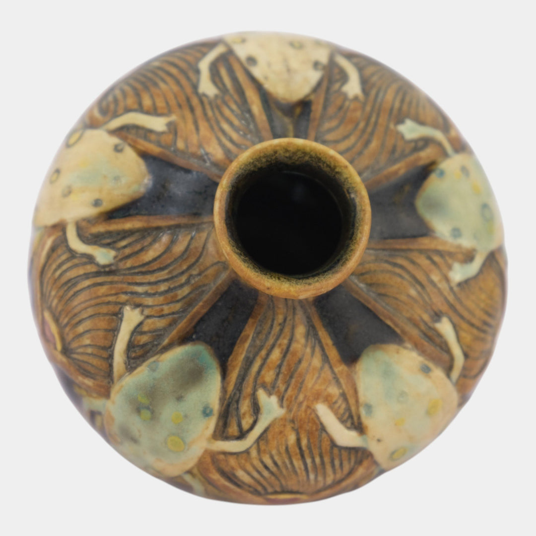 Calmwater Designs Stephanie Young Studio Art Pottery Climbing Salamander Vase