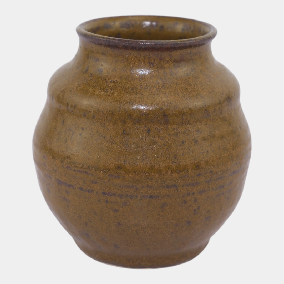 Pigeon Forge Tennessee Art Pottery Brown Ribbed Ceramic Vase Utterback