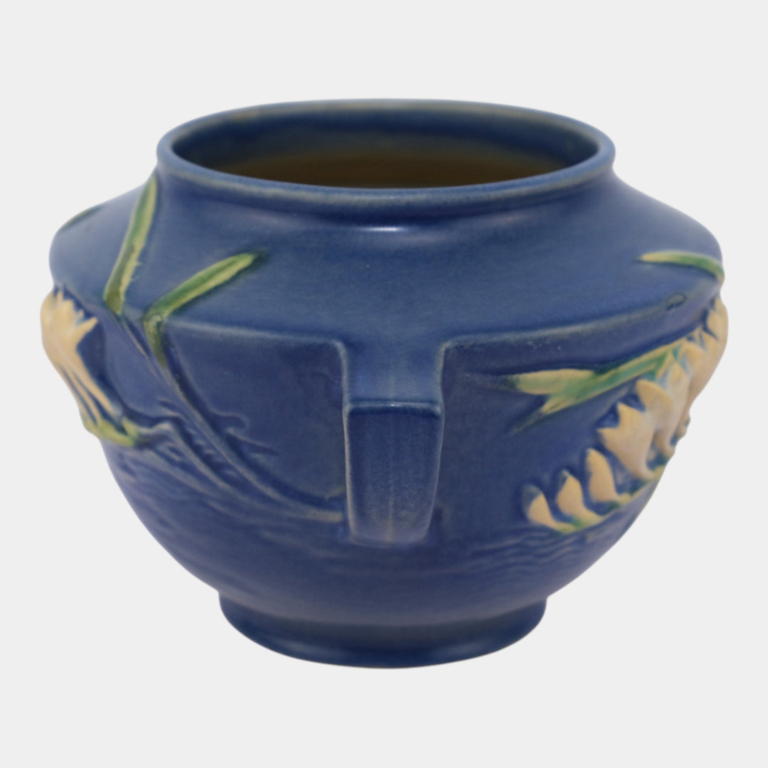 Roseville Freesia Blue 1945 Mid Century Modern Art Pottery Handled Vase 463-5 - Just Art Pottery