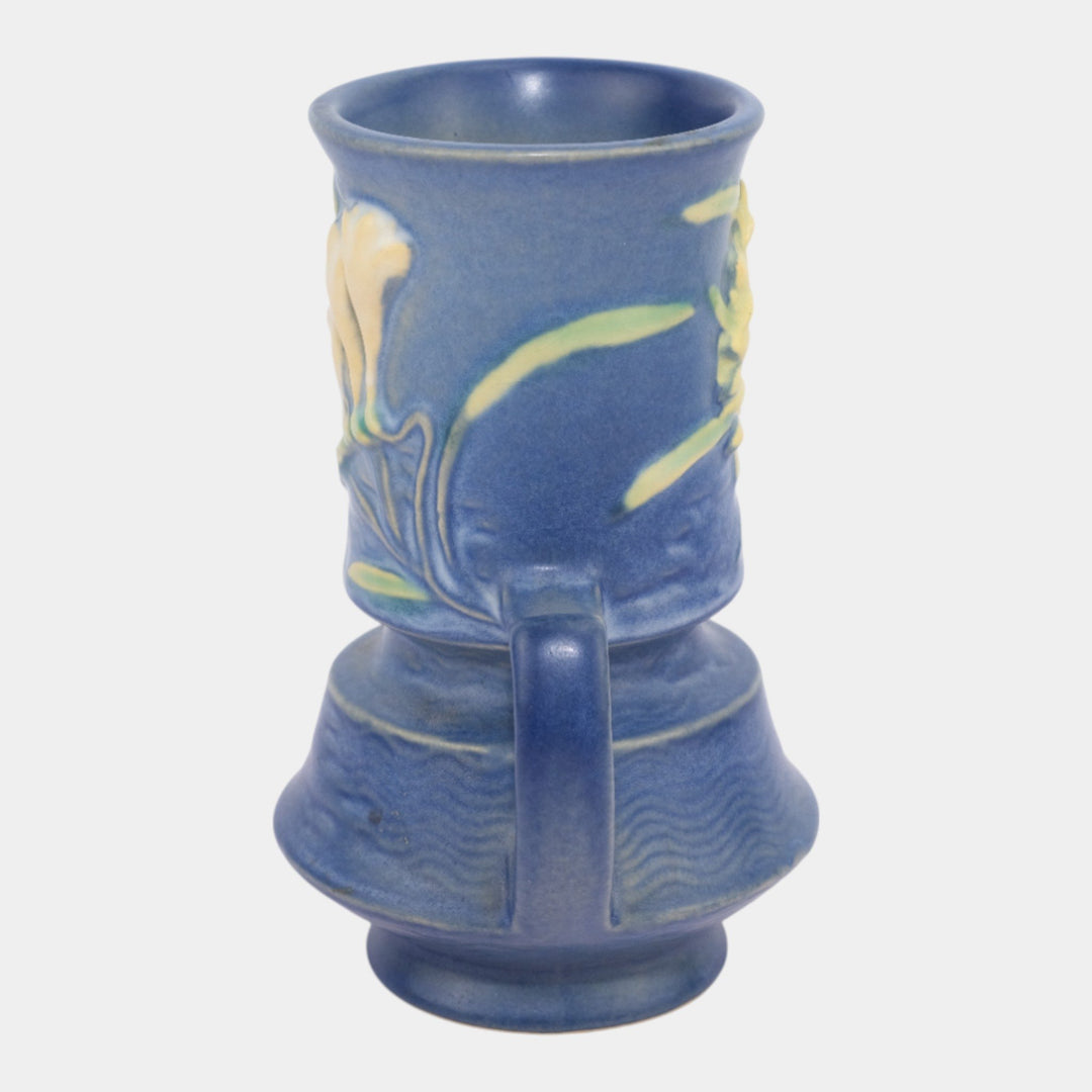 Roseville Freesia Blue 1945 Mid Century Modern Art Pottery Ceramic Vase 118-6