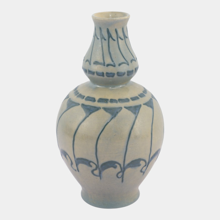 Roseville Aztec Blue 1905 Vintage Arts And Crafts Pottery Squeeze Bag Vase 23