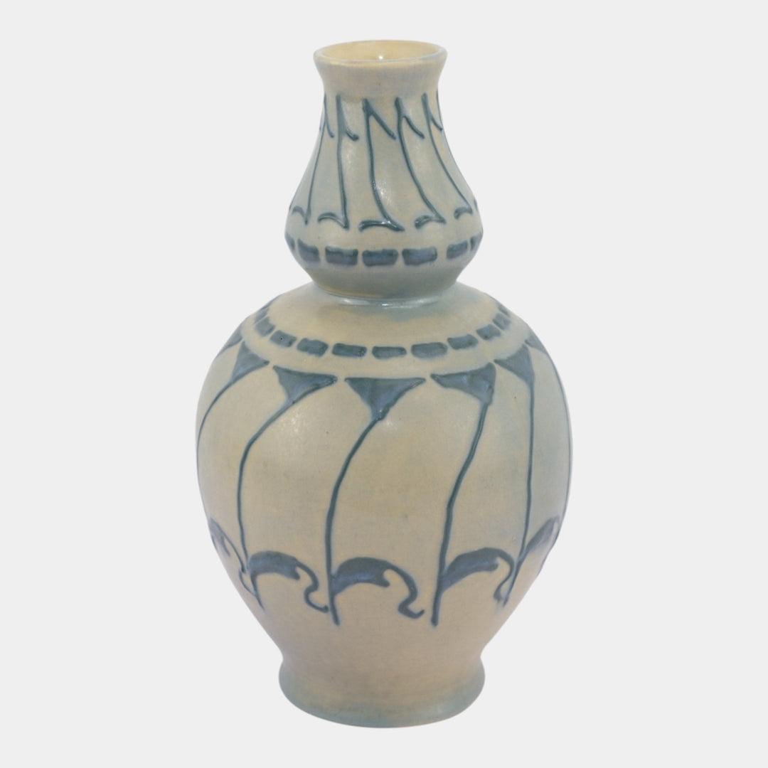 Roseville Aztec Blue 1905 Vintage Arts And Crafts Pottery Squeeze Bag Vase 23