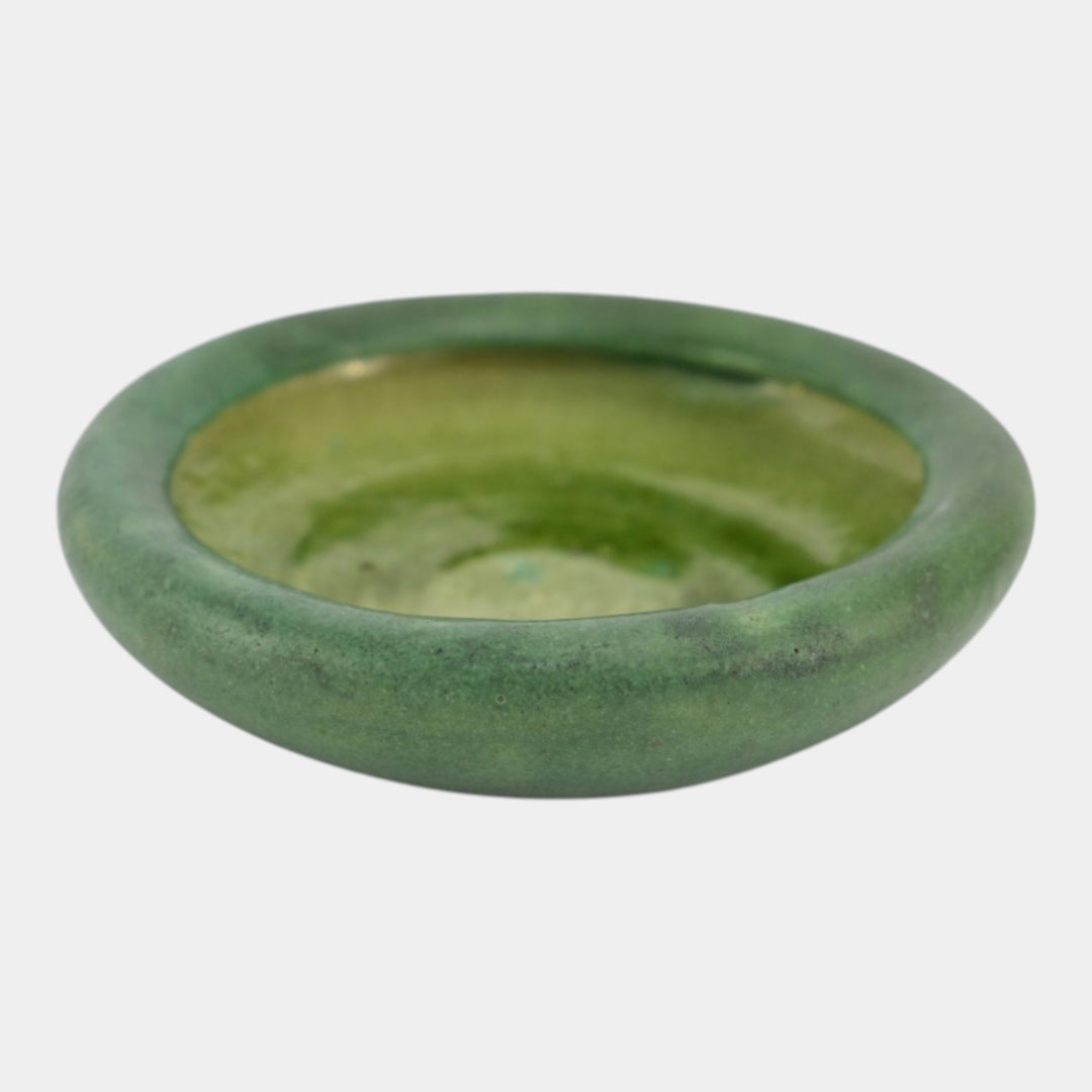 Grueby 1900s Arts and Crafts Pottery Organic Matte Green Low Rolled Rim Bowl - Just Art Pottery